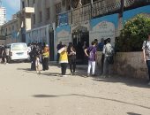 توافد طلاب الشهادة الإعدادية على لجان الامتحان بالإسكندرية.. صور