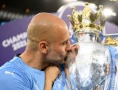 مانشستر سيتي يستعد لمراسم التتويج بالدوري الإنجليزي عقب مباراة تشيلسي