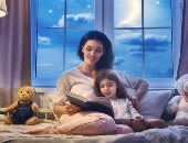 4 أبراج تتميز بحكى القصص قبل النوم لأطفالها.. الحمل والسرطان أبرزهم