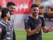 "اضحك الصورة تطلع حلوة" شعار مران الأهلى الأول استعدادا لمباراة إنبى.. صور