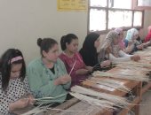 محافظ بنى سويف يشيد بجهود "القومى للمرأة" فى تدريب السيدات على الحرف اليدوية