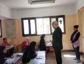 مدير تعليم القاهرة يتابع انتظام سير لجان امتحانات الشهادة الإعدادية
