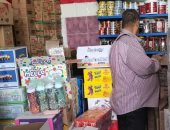 ضبط حلويات أطفال مجهولة المصدر داخل محل لبيع الجملة ببورسعيد