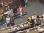 برلمان بوليفيا يتحول إلى ساحة معركة بين النواب بسبب استجواب وزير 