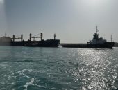 أعمال قطر سفينة بضائع فى قناة السويس إلى الغاطس.. فيديو وصور
