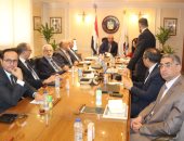 وزير قطاع الأعمال يستعرض سياسات التسويق استعدادا لافتتاح مصانع الغزل الجديدة 