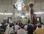 توافد مئات المصلين على مسجد المرسى أبو العباس بالإسكندرية لصلاة الجمعة.. صور