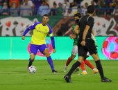 النصر يتعادل مع الاتفاق 1 - 1 ويخسر لقب الدوري السعودي.. فيديو