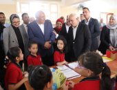 وزير التعليم يوجه بإطلاق أول مدرسة رسمية دولية "IPS" بالوادى الجديد.. صور 
