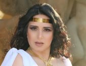 ميرنا وليد بطلة المسرحية الغنائية الاستعراضية "قمر الغجر" للدكتور عمرو دوارة