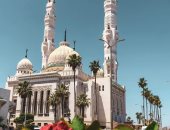 8 معلومات عن أكبر المساجد المطلة على المجري الملاحي لقناة السويس في بورسعيد.. صور