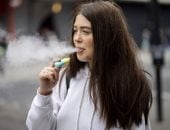 بريطانيا تفرض غرامات مالية على متاجر بيع السجائر الإليكترونية "الفيبينج" 