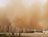 عاصفة رملية وأمطار غزيرة تضرب العاشر من رمضان.. فيديو وصور