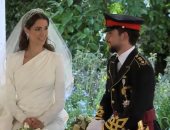 رقى وبساطة ووقار.. تفاصيل إطلالة الأميرة رجوة بحفل زفافها على ولى عهد الأردن