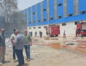 السكرتير العام المساعد لبنى سويف يتفقد موقع حريق بأحد مصانع الورق