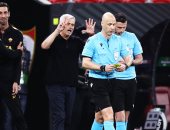 يويفا يقرر إيقاف مورينيو 4 مباريات وتغريم روما بعد أحداث نهائى يوروباليج