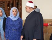 سيدة أمريكا الأولى "جيل بايدن" تزور الجامع الأزهر الشريف.. صور