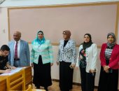 نائب رئيس جامعة الزقازيق يتفقد الامتحانات فى كلية الصيدلة