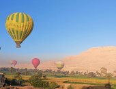 البالونات الطائرة تزين سماء الأقصر وسط إقبال سياحى مميز.. ألبوم صور
