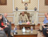 قطاع الأعمال: تشكيل لجنة من المحافظة وغزل المحلة استعدادا لافتتاح مصنع 4