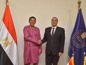 رئيس هيئة الدواء المصرية يستقبل وزير صحة مدغشقر خلال المؤتمر الطبى الأفريقى الثانى