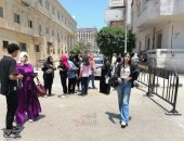 فرحة وسعادة بين طلاب الثانوية العامة في أول أيام الامتحانات ببورسعيد.. فيديو وصور