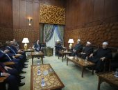 رئيس وزراء العراق يجدد الدعوة لشيخ الأزهر لزيارة البلاد: الشعب العراقي ينتظر تشريفكم