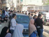 توزيع أوراق أسئلة مادة التربية الدينية على طلاب الثانوية العامة فى لجان الدقهلية.. صور