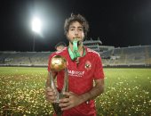 محمد هانى يحصل على جائزة أفضل ظهير أيمن فى الموسم الماضى بحفل جوائز الأفضل