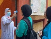 ماسح حرارة وكاميرات لتأمين اللجان.. طلاب الثانوية العامة يؤدون امتحانى الاقتصاد والإحصاء
