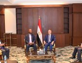 وزير الرى يلتقى نظيره لتنمية المياه والصرف الصحى بزامبيا