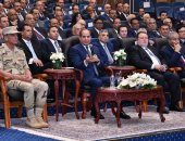 الرئيس السيسي يستمع لشرح تفصيلى عن تشغيل محطة "تحيا مصر" متعددة الأغراض