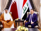 رئيس وزراء العراق وأمير قطر يناقشان عددا من الملفات المشتركة بين البلدين