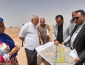 مسئولو الإسكان يتفقدون مشروع تمهيد الطرق بمنطقة الرابية المضافة بمدينة الشروق