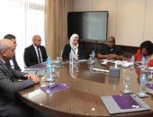 وزير مياه بوتسوانا يلتقى ممثلين عن المقاولين العرب وأوراسكوم والسويدى خلال اجتماعات "الأمكاو"