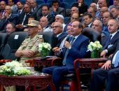 الرئيس السيسى من ميناء الإسكندرية: فرصة تشغيل المشروعات متاحة للجميع والأماكن جاهزة.. بنشتغل فى ظروف غير عادية والدولة مش أكل وشرب.. اللى عايز يبنى بلد مابيخافش.. وواخد بالى من الفساد اللي اتعمل ولا يمكن أسيبه
