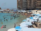 المصيف فى شهر "بؤونة".. ارتفاع درجة الحرارة بالإسكندرية إلى 35 درجة.. إقبال كبير من المصطافين على الشواطئ هربا من الحر.."السياحة والمصايف" تناشد بالحجز الإلكترونى المسبق للشاطئ.. وتوضح تفاصيل وأسعار الحجز.. صور