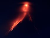 ثوران بركان ما يون يهدد سكان مقاطعة الباي بالفلبين