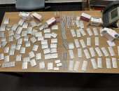 جمارك مطار القاهرة تضبط راكبين بحوزتهما مواد مخدرة