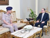 الرئيس السيسي يستقبل القائد العام للقوات المسلحة وزير الدفاع والإنتاج الحربى