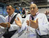 وصول بعثة أسر شهداء الشرطة إلى المدينة المنورة لأداء مناسك الحج.. فيديو