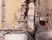 سقوط أجزاء من عقار قديم بحى الجمرك بالإسكندرية دون إصابات