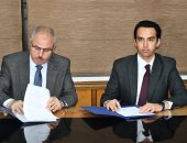 رئيس جامعة القناة يوقع برتوكول تعاون لإنشاء وحدة للذكاء الاصطناعى بكلية الطب  