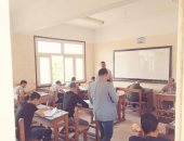 طلاب أدبى الثانوية الأزهرية بالإسكندرية يؤدون امتحان الفلسفة والمنطق