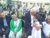 محافظ بورسعيد يشهد أداء تلاميذ المدارس محاكاة الحج.. صور  