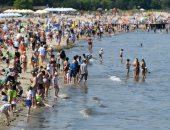 الهروب للبحر.. شواطئ بولندا تستقبل المواطنين 