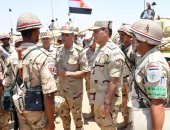 وزير الدفاع يشهد إجراءات تفتيش الحرب لإحدى تشكيلات الجيش الثانى الميدانى