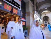 نجاح البعثة المصرية في تفويج الحجاج من المدينة المنورة لمكة.. بعثة حج القرعة: توفير الراحة لحجاجنا لأداء المناسك.. السعودية توزع مليون عبوة زمزم والتصريح لـ 18 ألف حافلة لنقل ضيوف الرحمن للمشاعر المقدسة