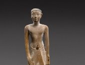 سوثبى تعرض تمثالا خشبيا لرجل مصرى يرجع لـعهد بيبى الثانى.. اعرف ثمنه 