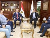 محافظ بني سويف يستقبل وزير الإسكان لافتتاح معرض شباب مصر